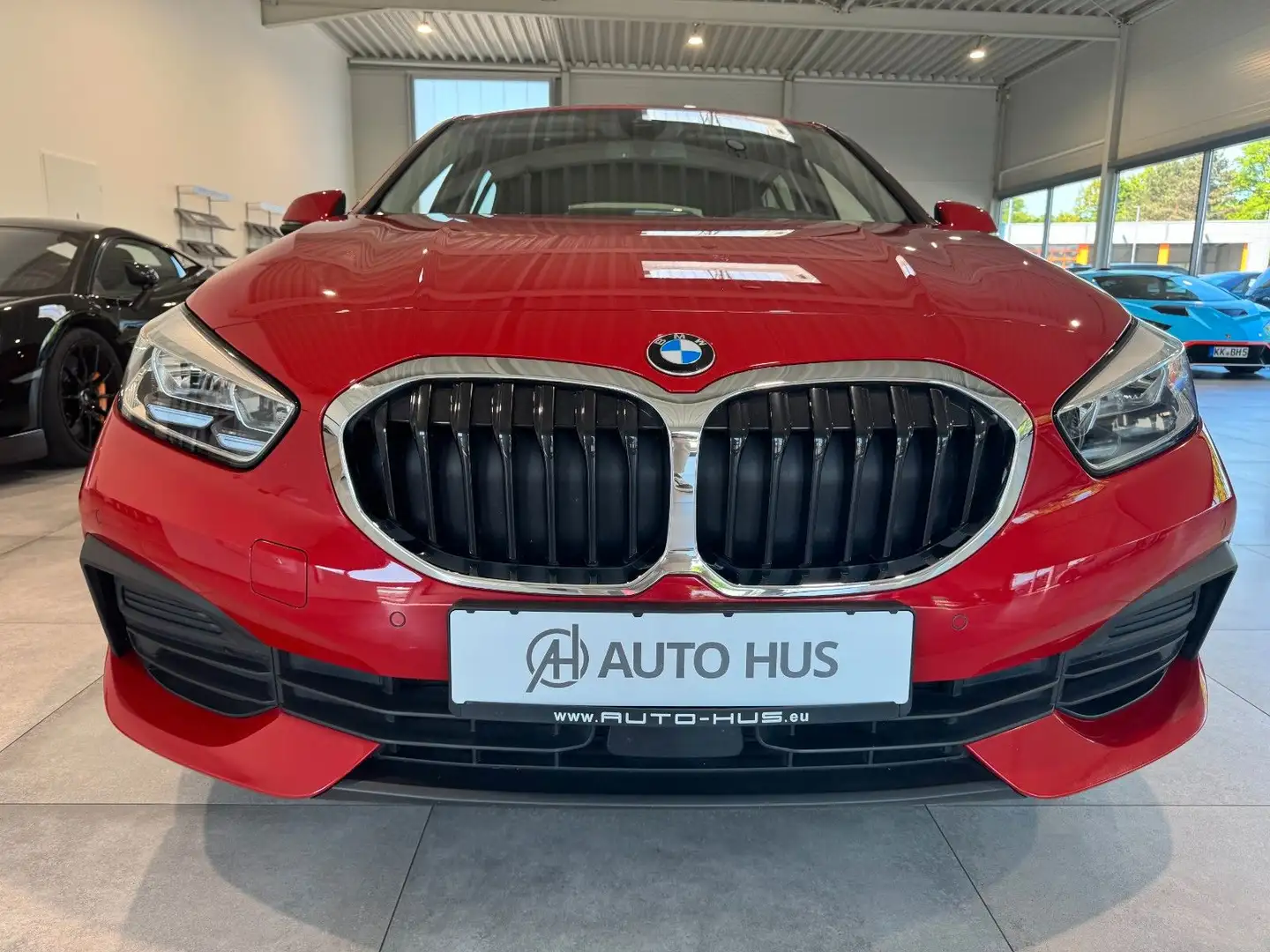 BMW 118 Navigation/Tempomat/Panoramadach/PDC/SHZ Rood - 2