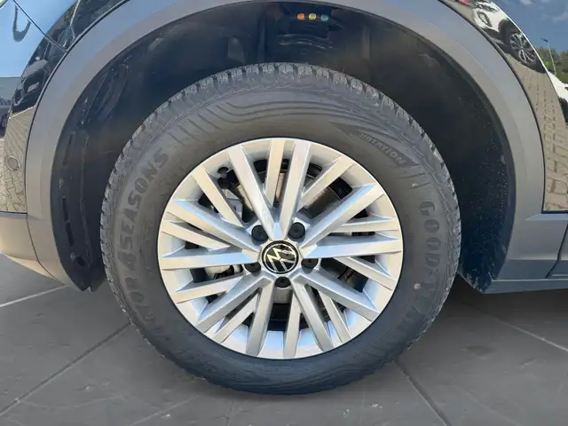 Volkswagen T-Roc view 15