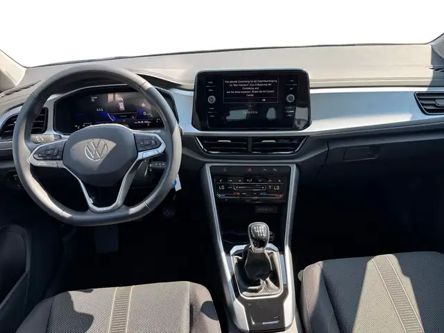 Volkswagen T-Roc view 8