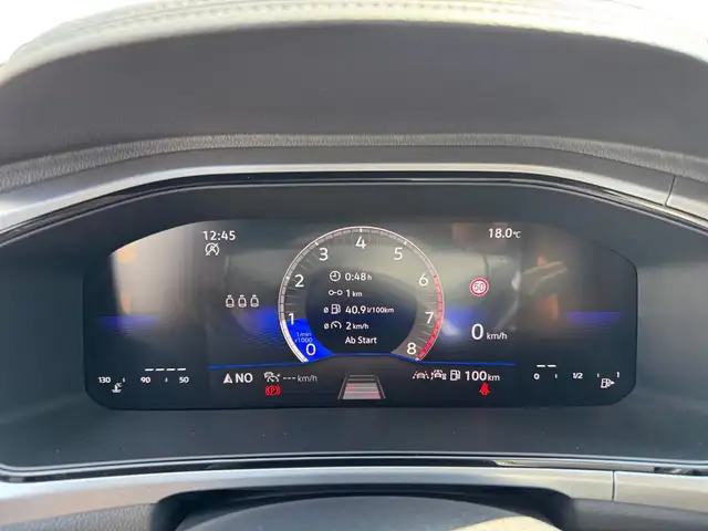 Volkswagen T-Roc view 9