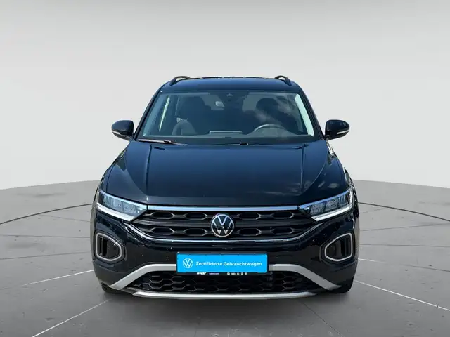 Volkswagen T-Roc view 2