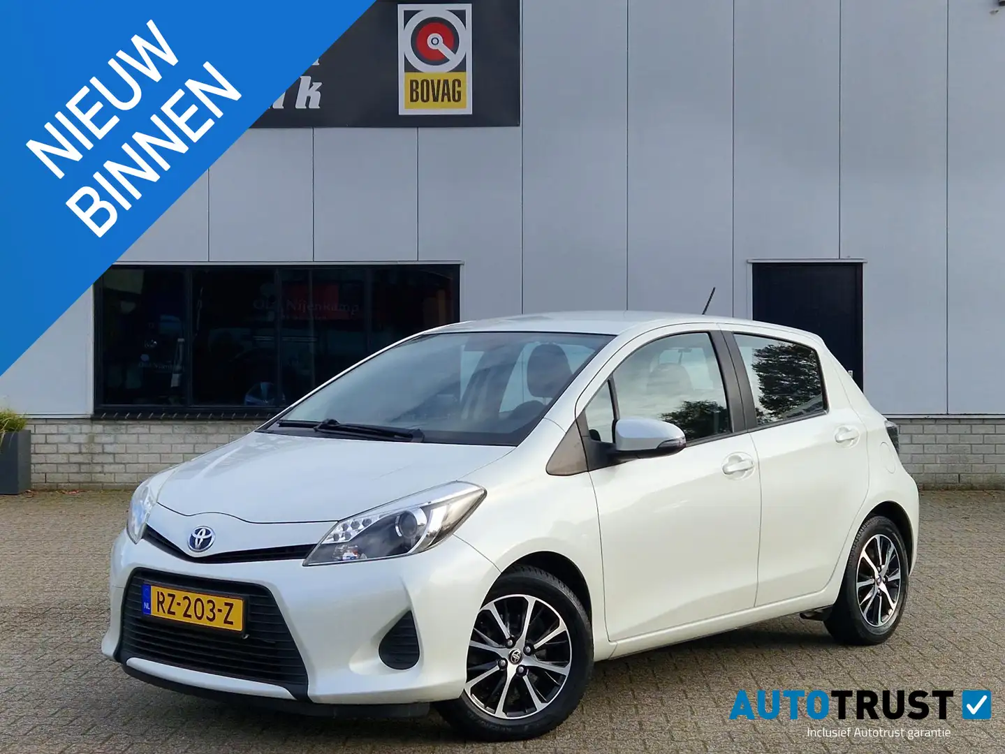 Toyota Yaris 1.5 Full Hybrid Aspiration CAMERA ECC LMV Weiß - 1