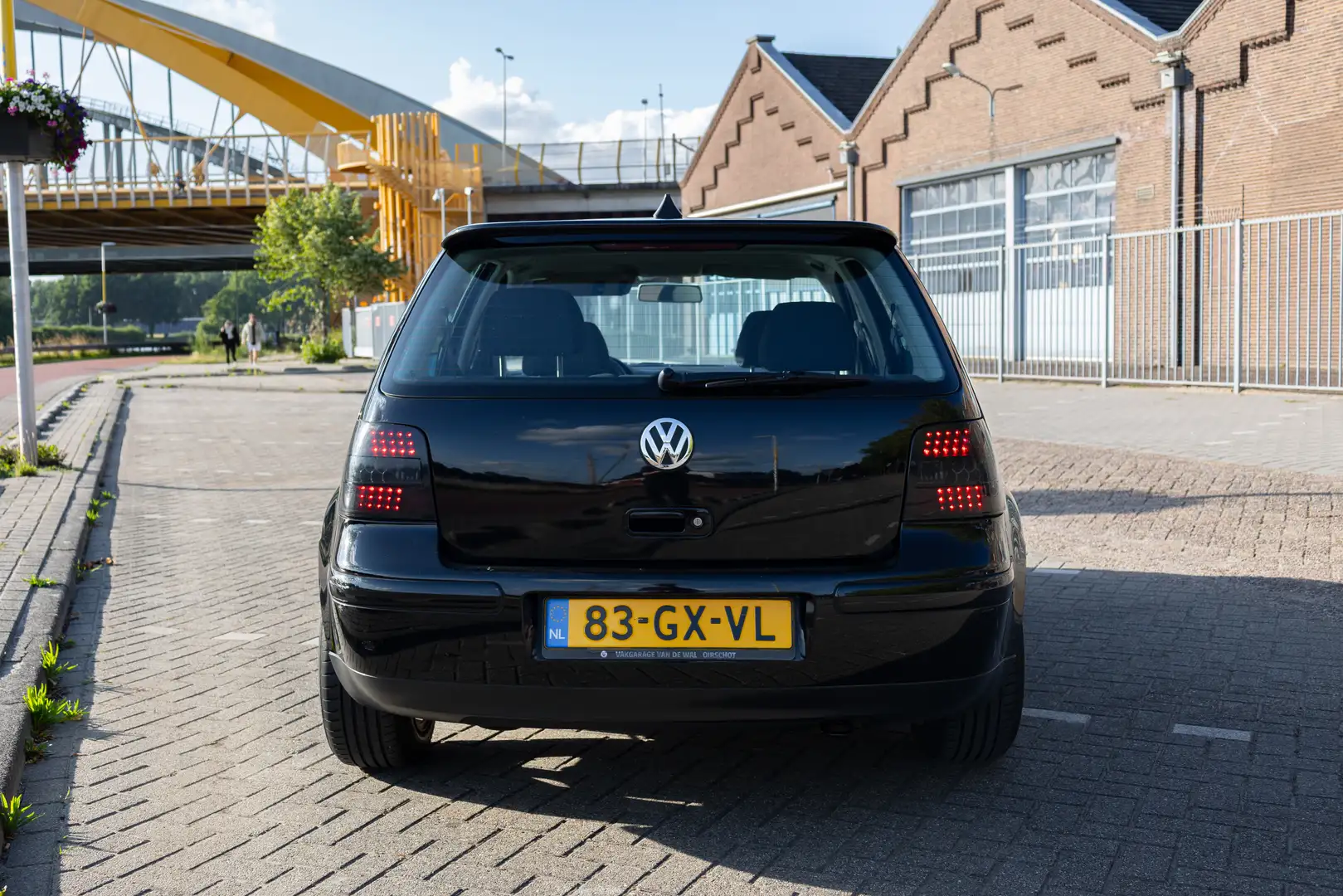 Volkswagen Golf 1.6-16V Trendline Zwart - 2