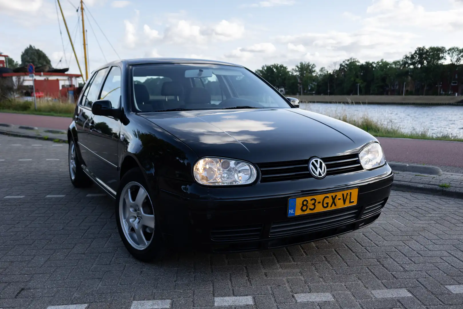 Volkswagen Golf 1.6-16V Trendline Zwart - 1