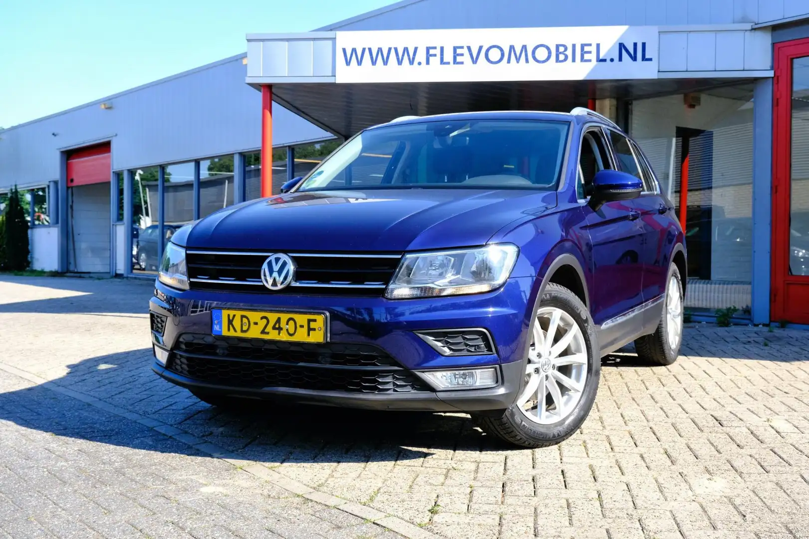 Volkswagen Tiguan 2.0 TDI 150PK Comfortline Navi|Clima|PDC|Trekhaak Blauw - 1