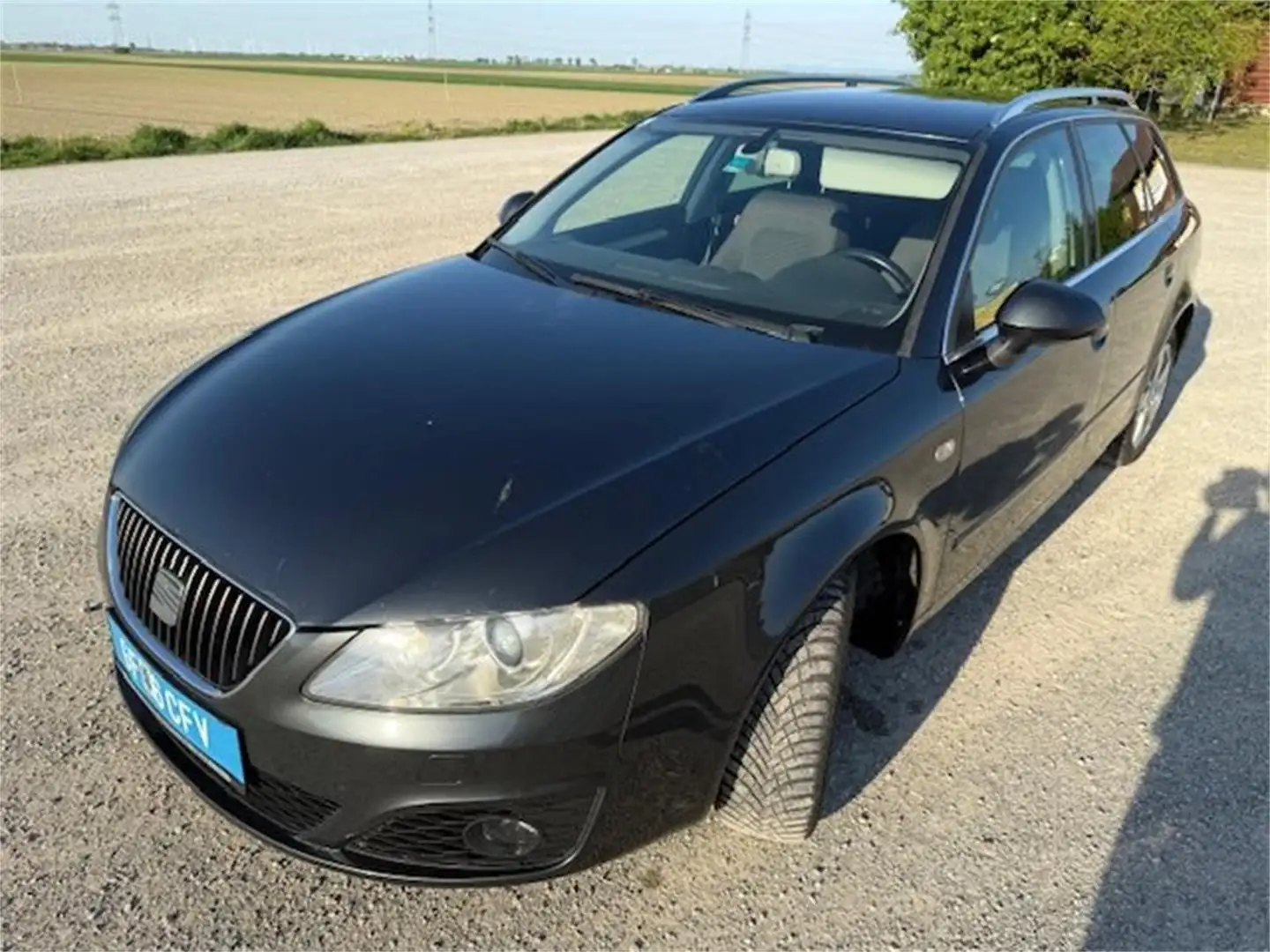 SEAT Exeo ST 1,8 Cili & Style TSI Grau - 2
