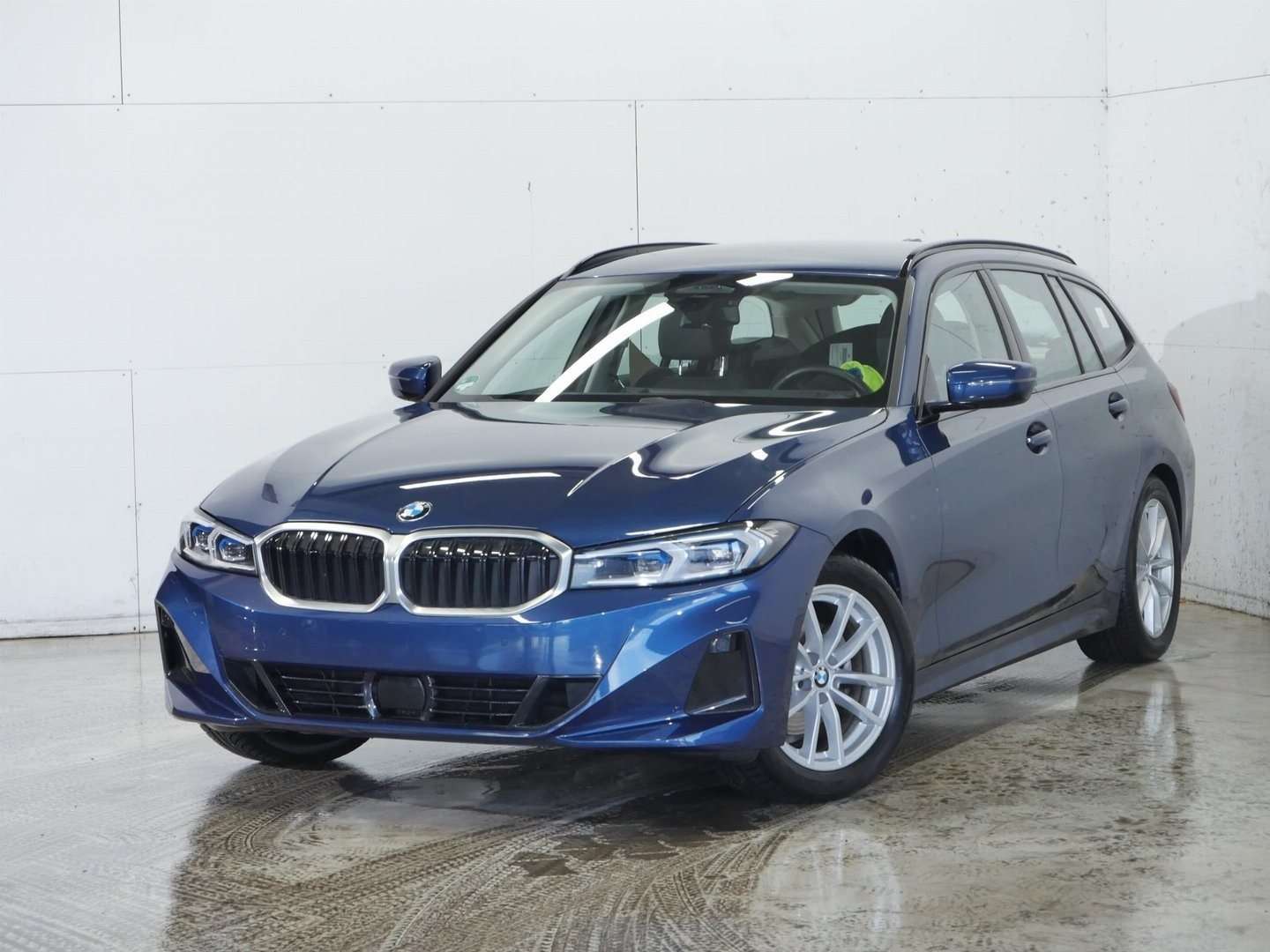 Second hand Bmw 3 Series 320