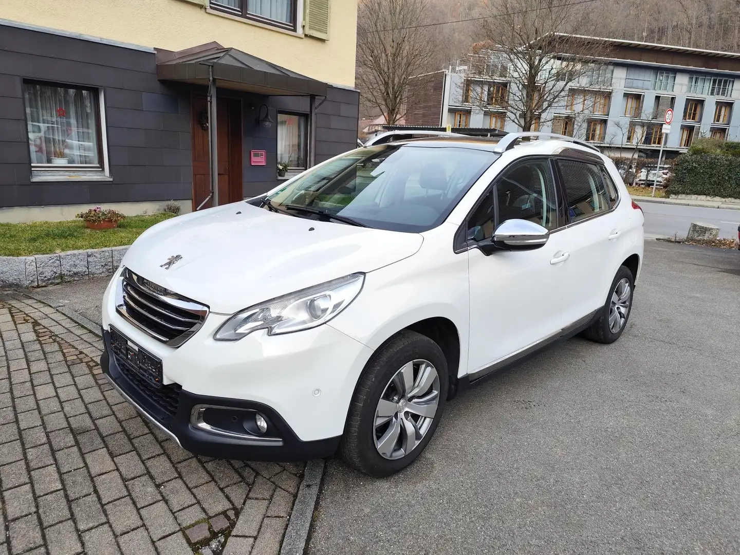 Peugeot 2008 Leder+Navi+Panoramadach Weiß - 2