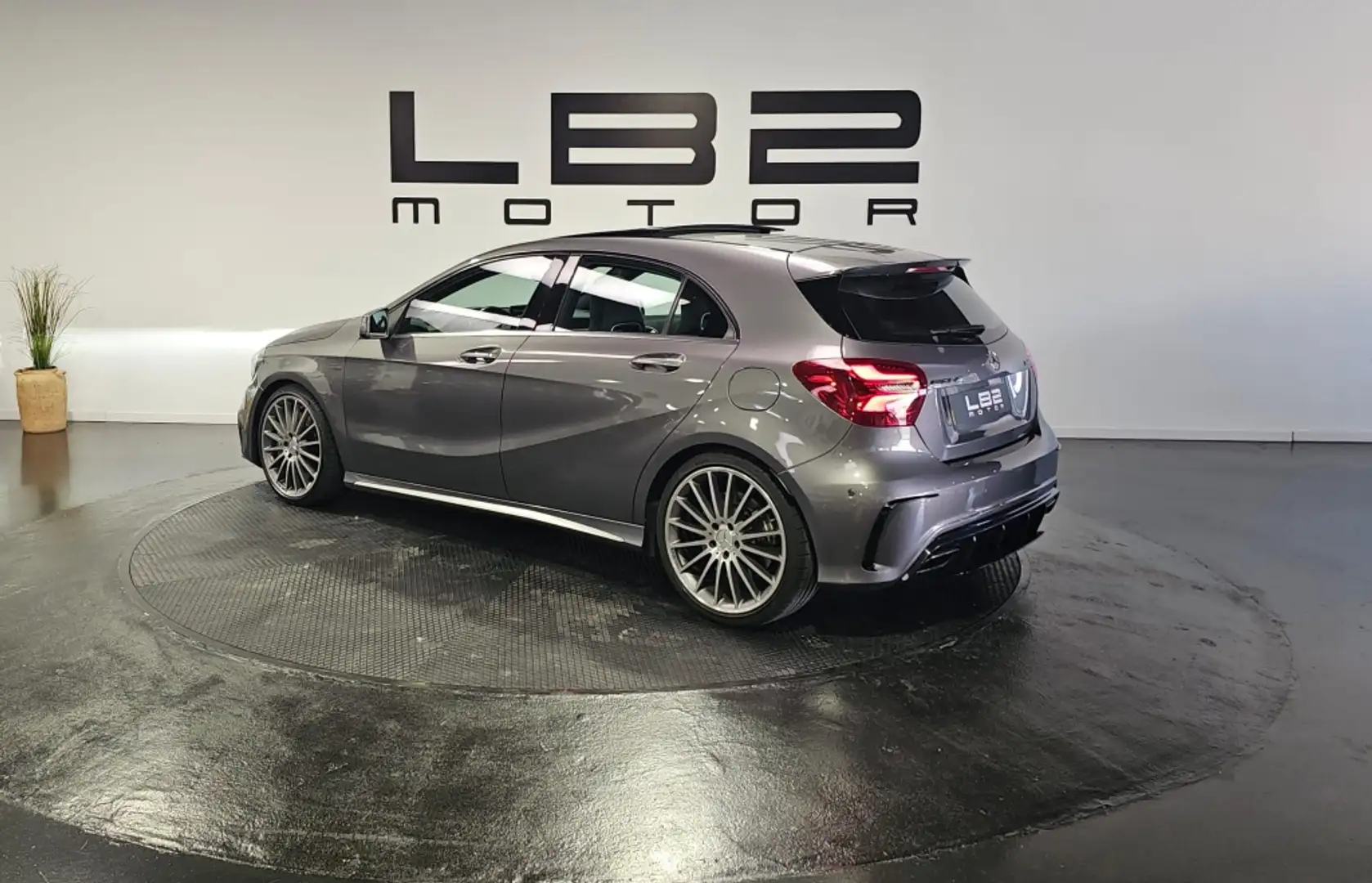 Mercedes-Benz A 45 AMG 4Matic 7G-DCT Gris - 2