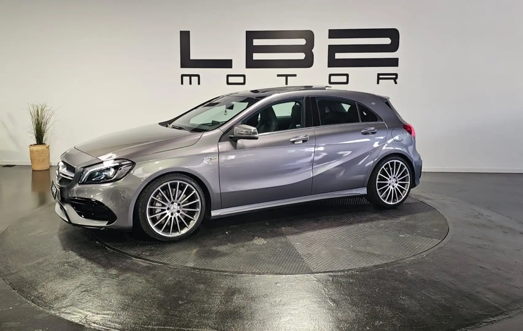Mercedes-Benz A 45 AMG 4Matic 7G-DCT Gris - 1
