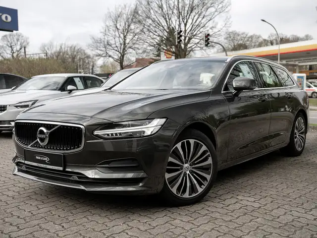 Volvo V90 D4 Momentum -Verkauf nur an Händler-