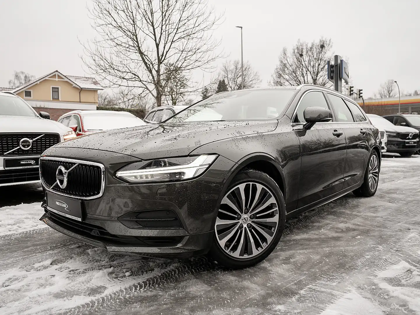 Volvo V90 D4 Momentum an Händler Grau - 1