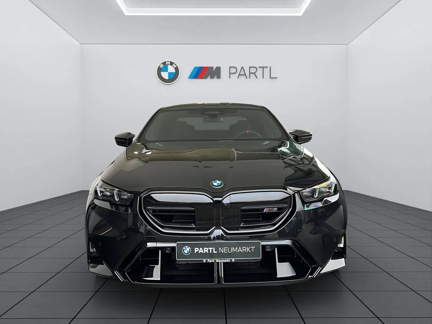 BMW M5 Limousine ULTIMATE *0,5%* M-DriversP. AHK B&W Чёрный - 2