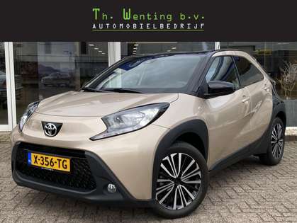 Toyota Aygo X 1.0 VVT-i MT first | Stoelverwarming voor | Airco
