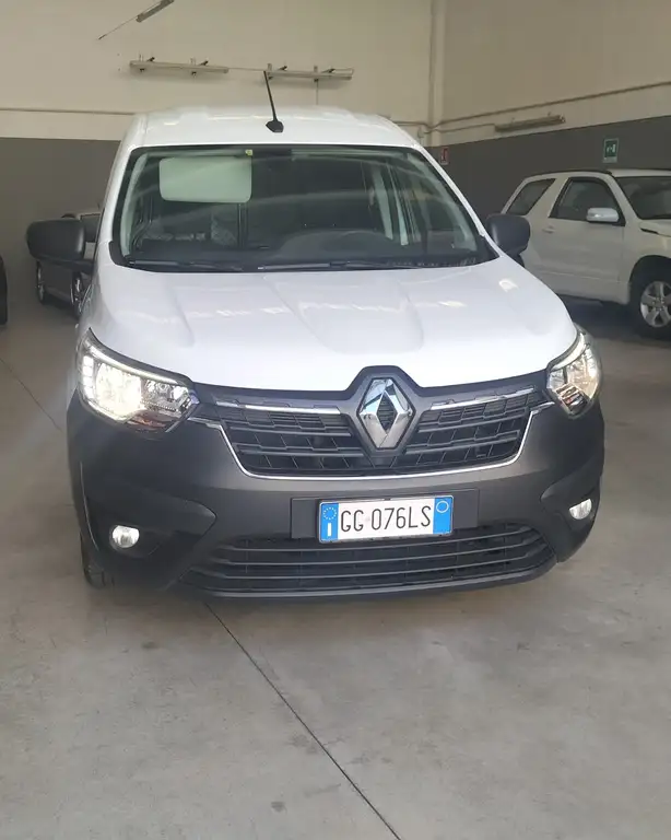 Renault Express 2022 из Европы — купить под ключ
