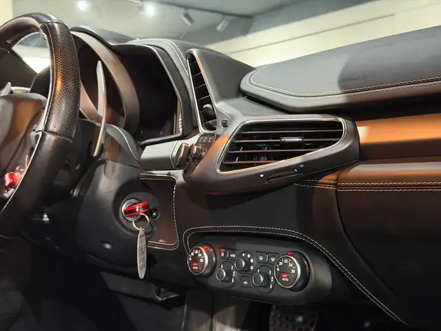 Ferrari 458 Italia / APPROVED / LÜCKENLOS FERRARI HISTORY / Ansicht 43