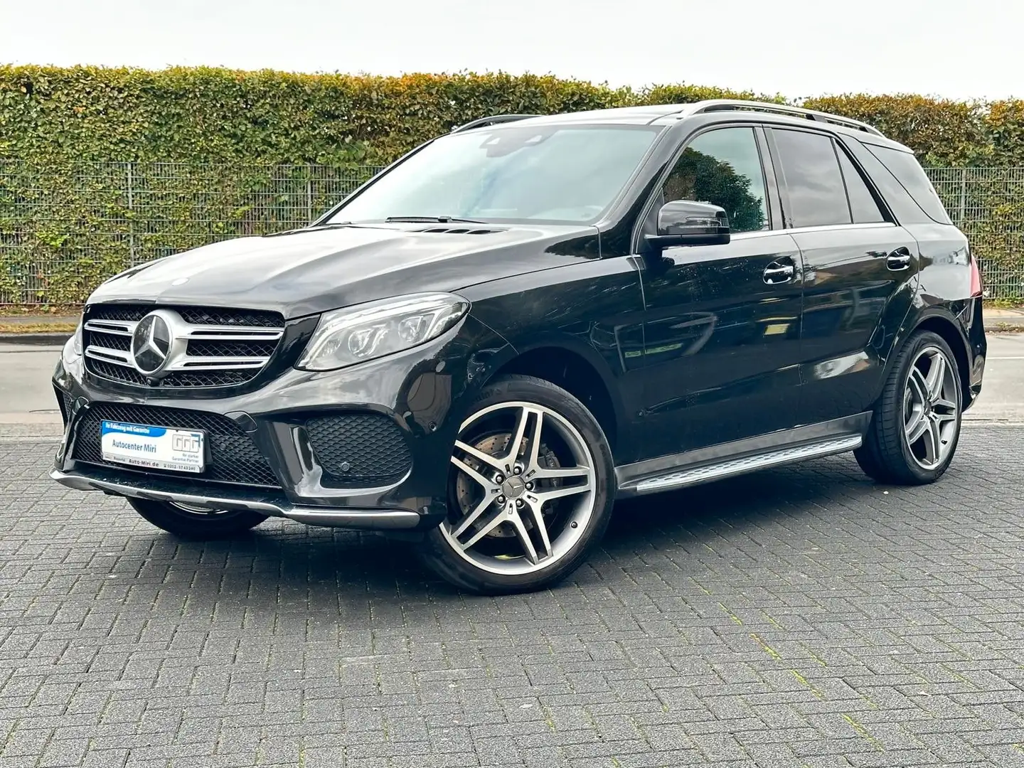 Mercedes-Benz GLE 350 d 4Matic AMG Line -Pano-ILS-360Kamera- Schwarz - 2