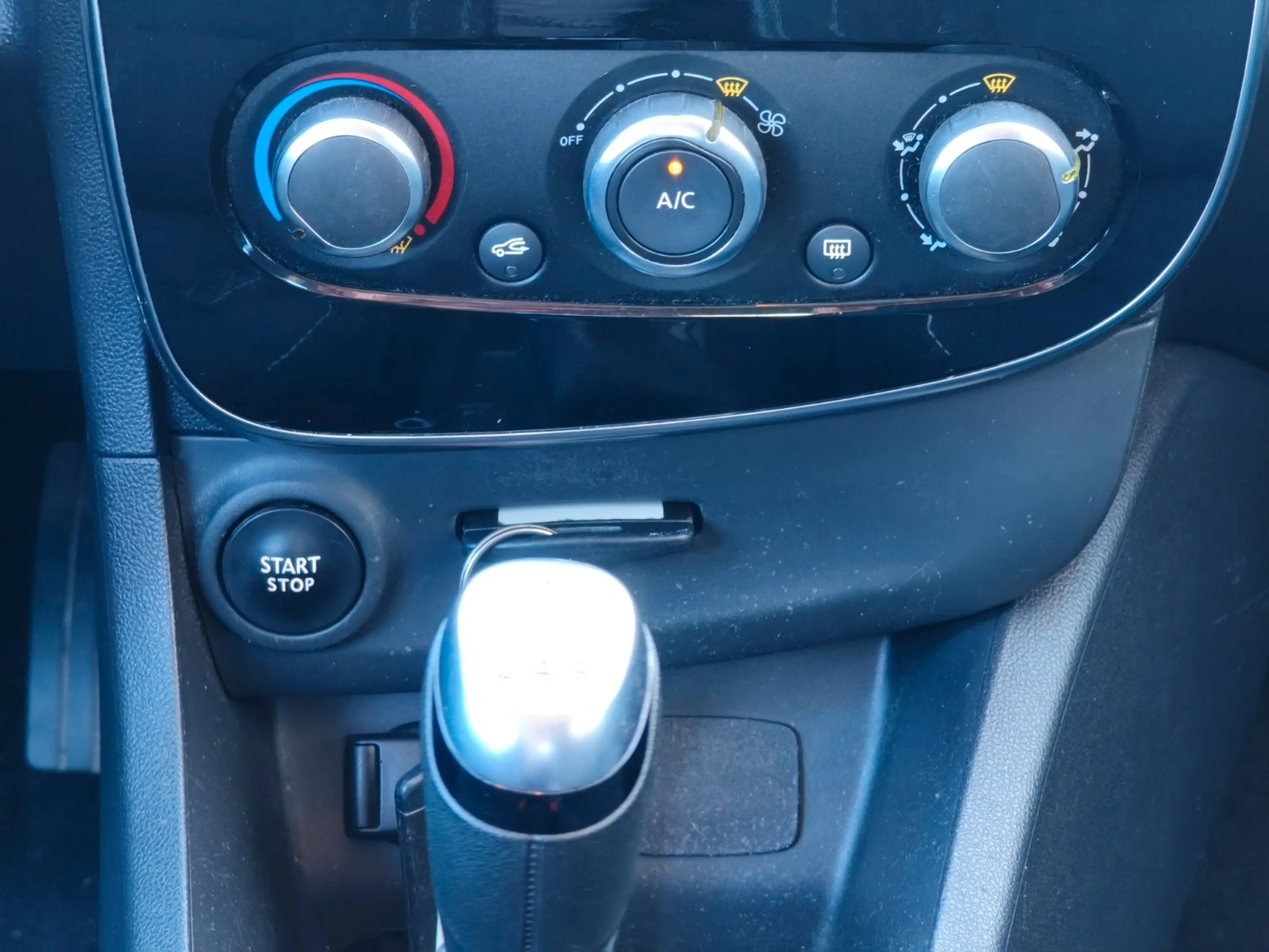 Renault Clio IV Grandtour Limited, PDC, KLIMA, TÜV NEU — photo 22