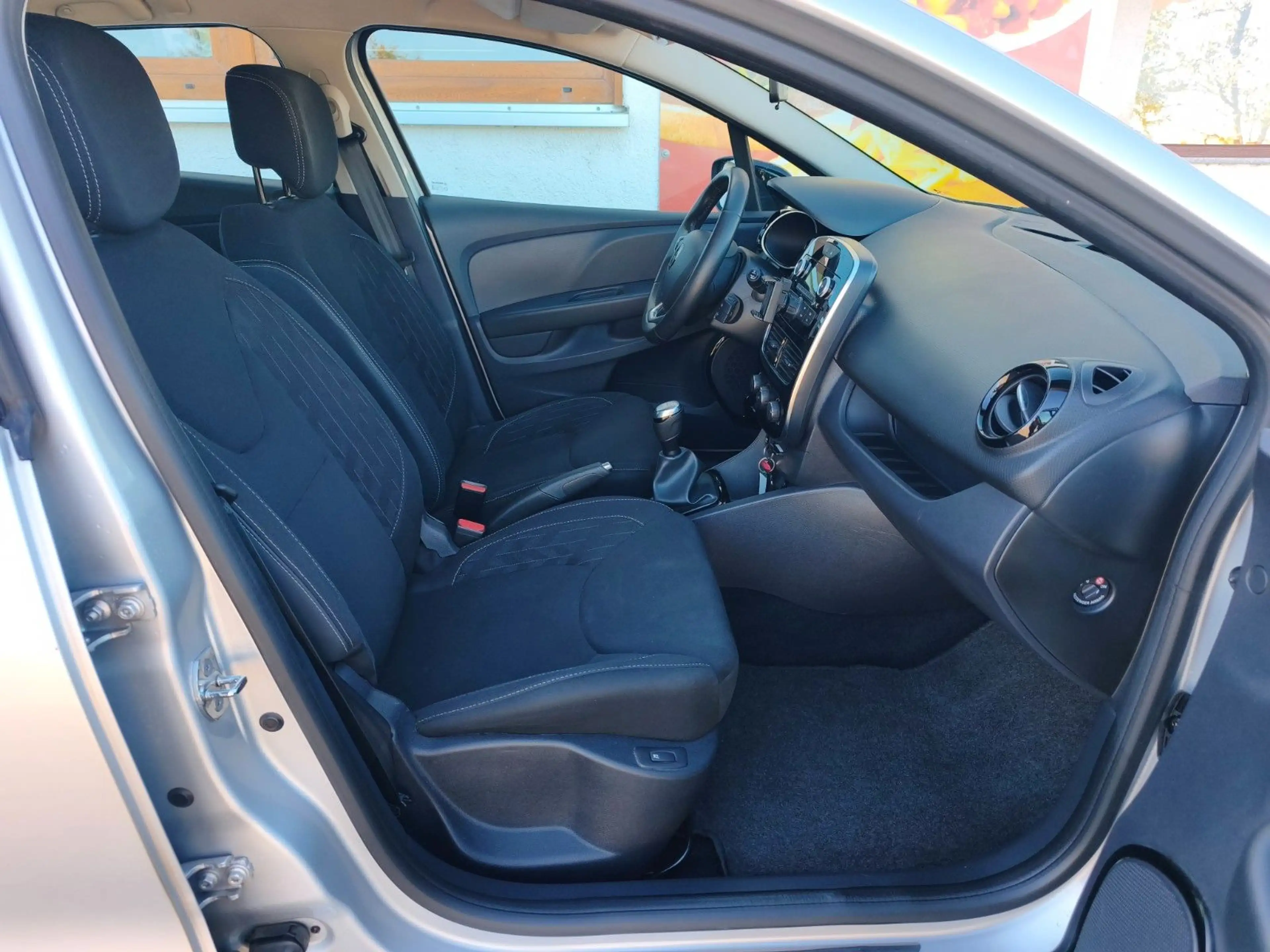 Renault Clio IV Grandtour Limited, PDC, KLIMA, TÜV NEU — photo 29