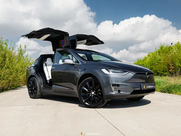 Tesla Model X 100D (100 kWh) Dual Motor / 6-seats / 22 Inch Onyx Wheels / White Interior / Autopilot