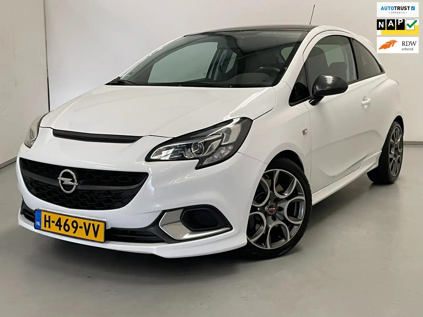 Opel Corsa 1.6 Turbo OPC / Recaro / Xenon / PDC / Bluetooth Wit - 1