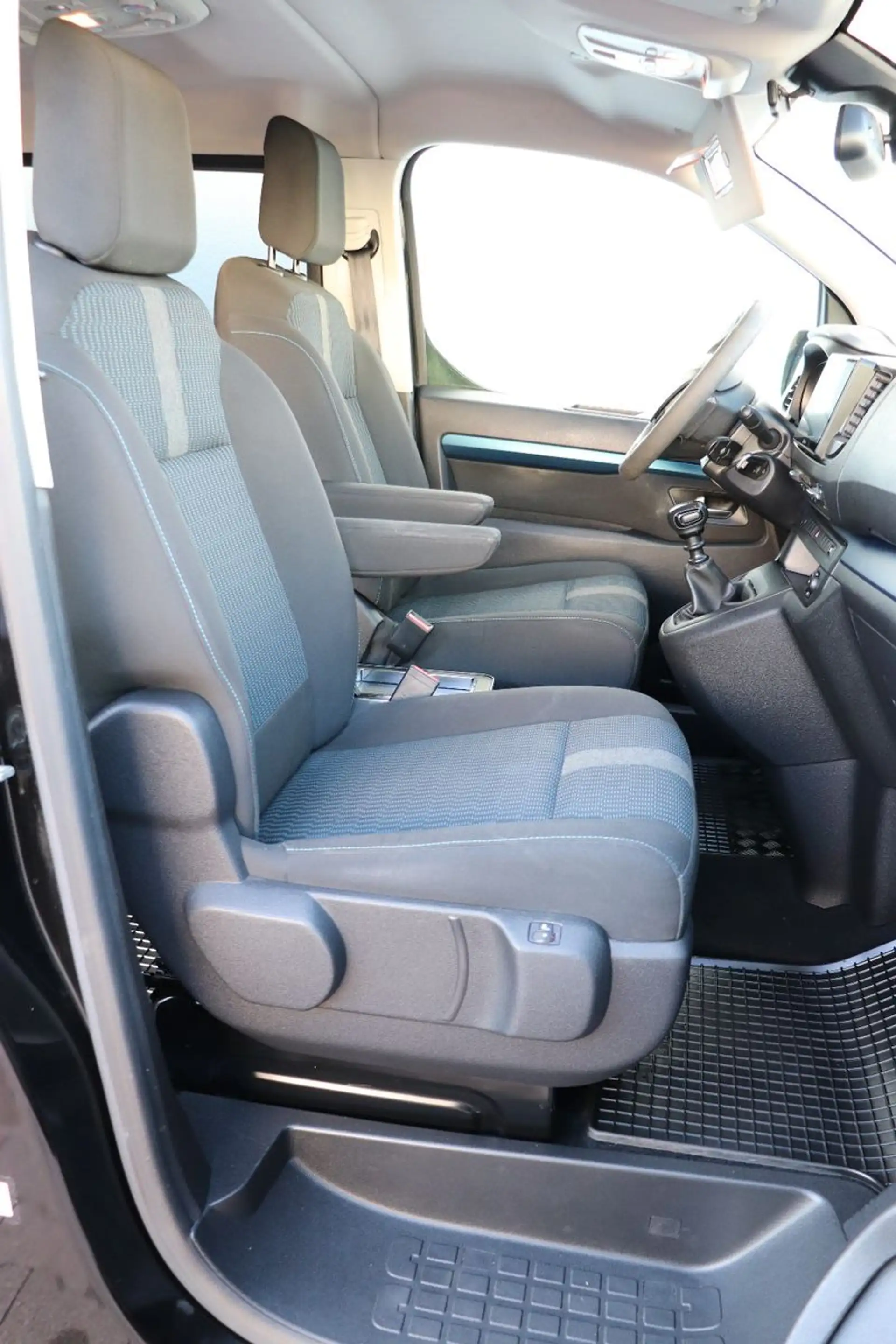 Peugeot Traveller TRAVELLE L2 8-SITZER*3Z-KLIMAAUT.KAMERA*NAVI*AHK — photo 13