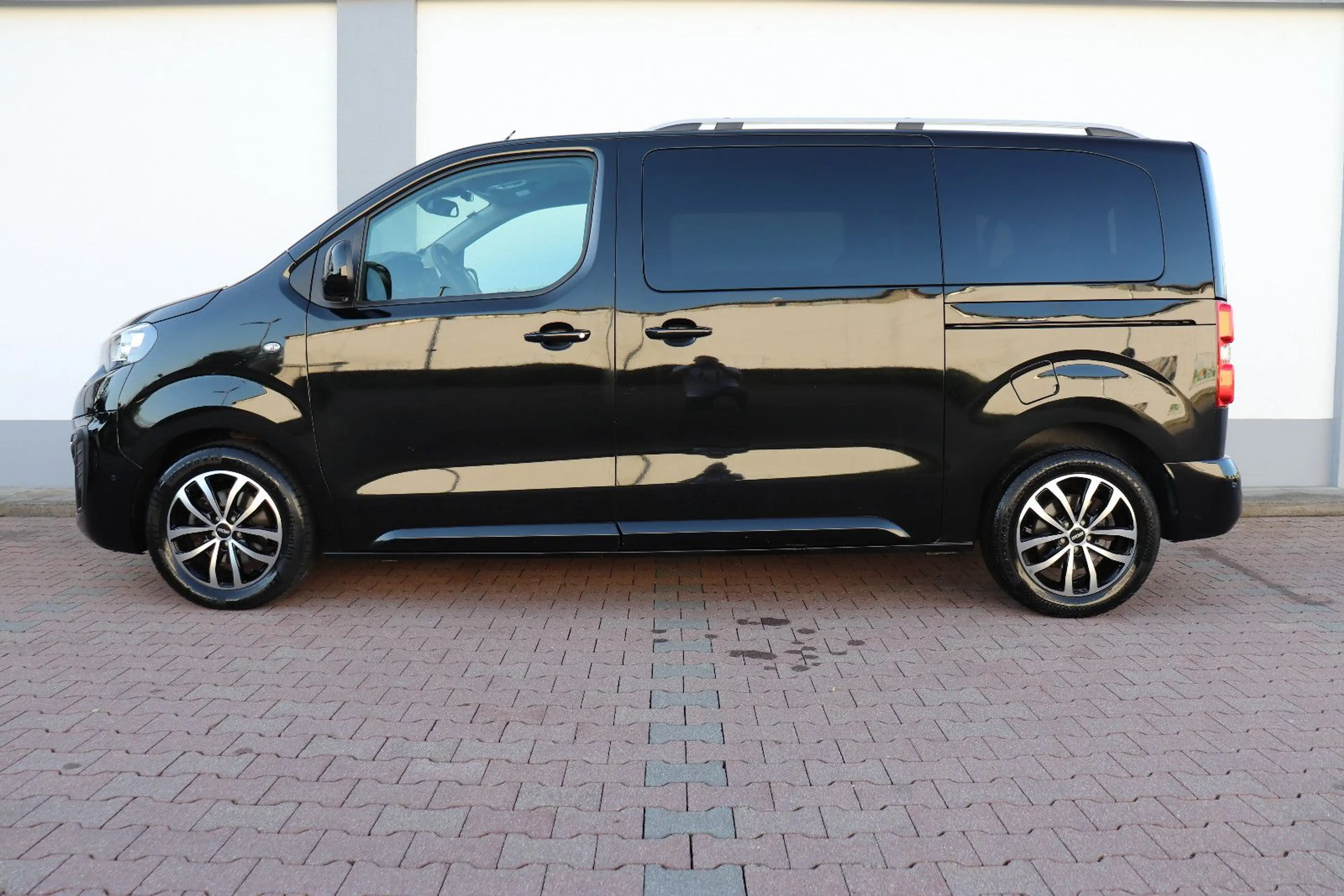 Peugeot Traveller TRAVELLE L2 8-SITZER*3Z-KLIMAAUT.KAMERA*NAVI*AHK — photo 3