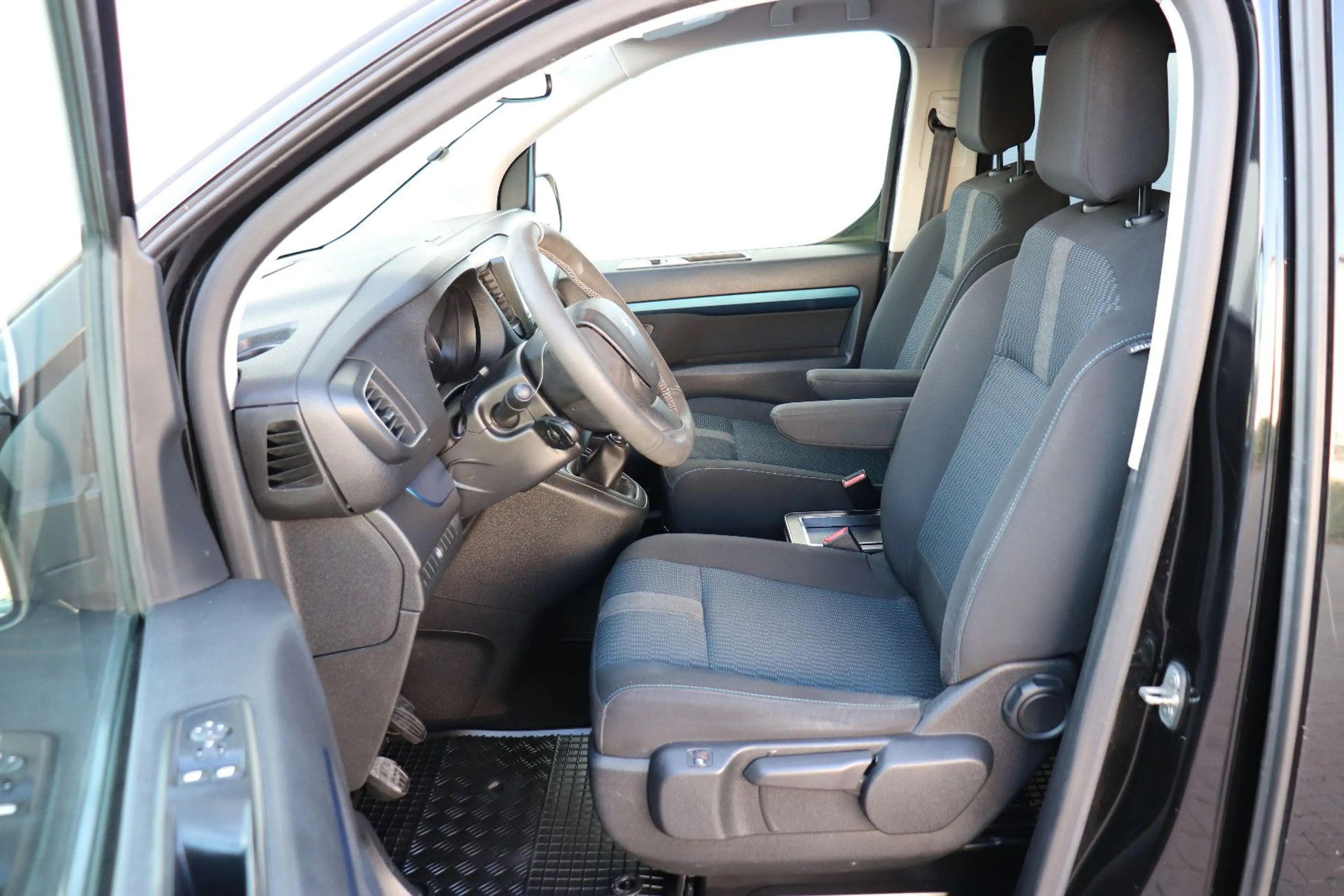 Peugeot Traveller TRAVELLE L2 8-SITZER*3Z-KLIMAAUT.KAMERA*NAVI*AHK — photo 12