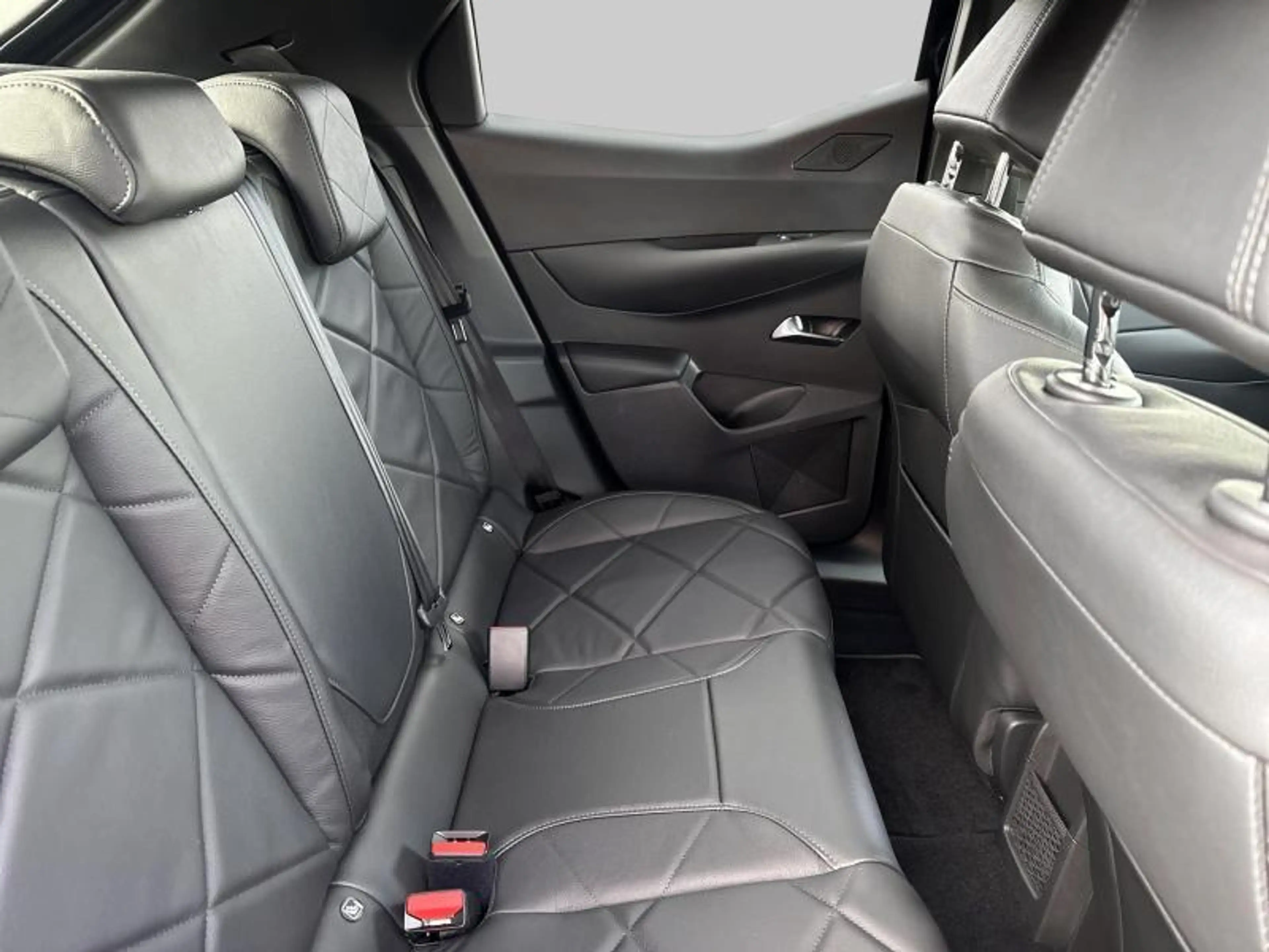 DS Automobiles DS 3 Crossback Faubourg EAT8 — photo 10