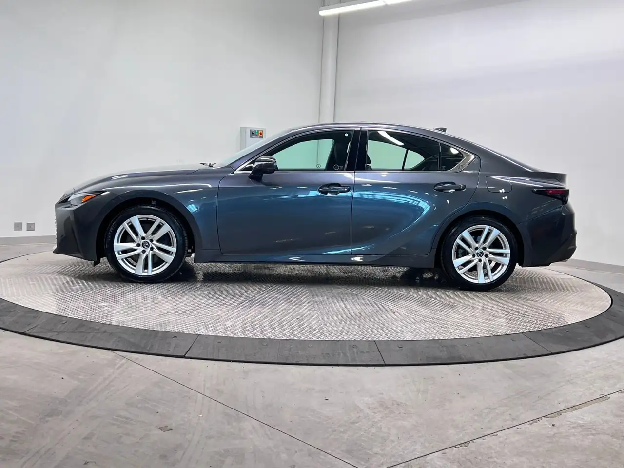 Lexus IS photo Lexus IS