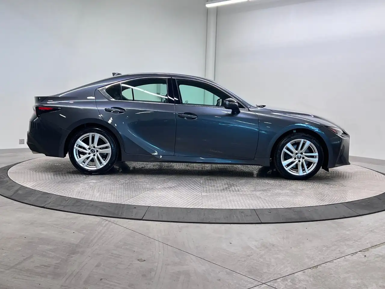 Lexus IS photo Lexus IS