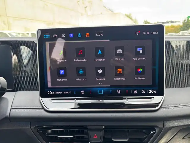 Volkswagen Tiguan view 13