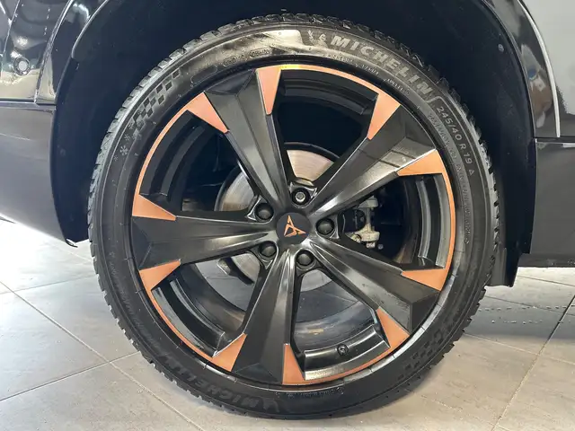 Cupra Ateca view 3