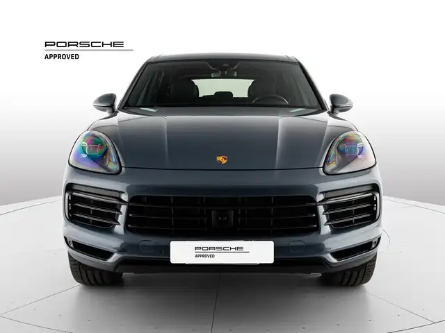 Porsche Cayenne view 4