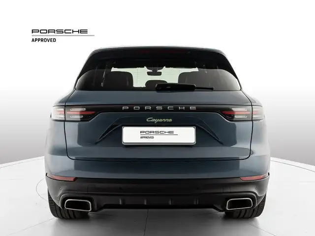 Porsche Cayenne view 5