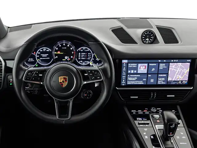 Porsche Cayenne view 8