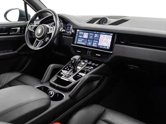 Porsche Cayenne view 7