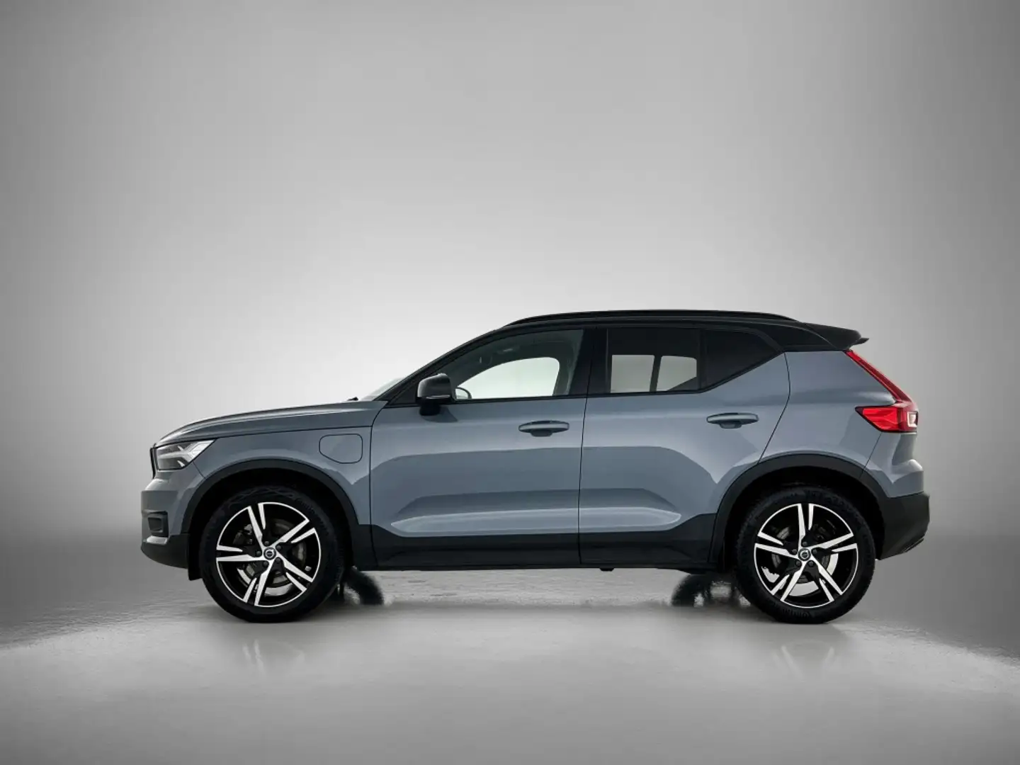 Volvo XC40 1.5 T5 R-Design Pilot Assist | Trekhaak | Keyless Gris - 2