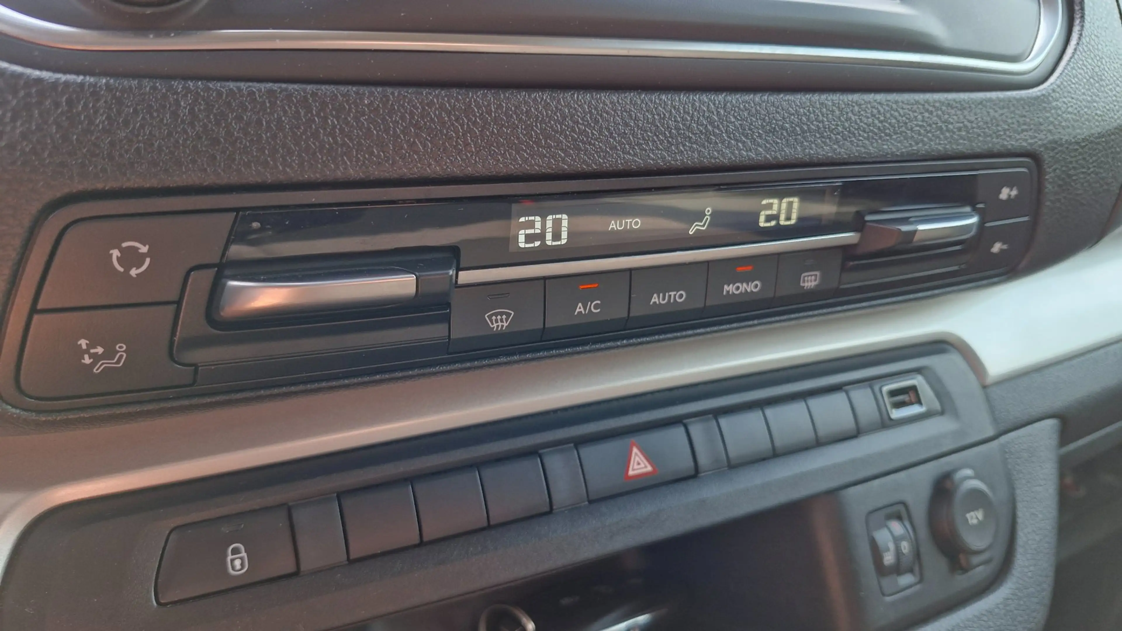 Peugeot Traveller 2.0 BlueHDi 140 Business Standard S&S AUTOMAAT 144 — photo 22