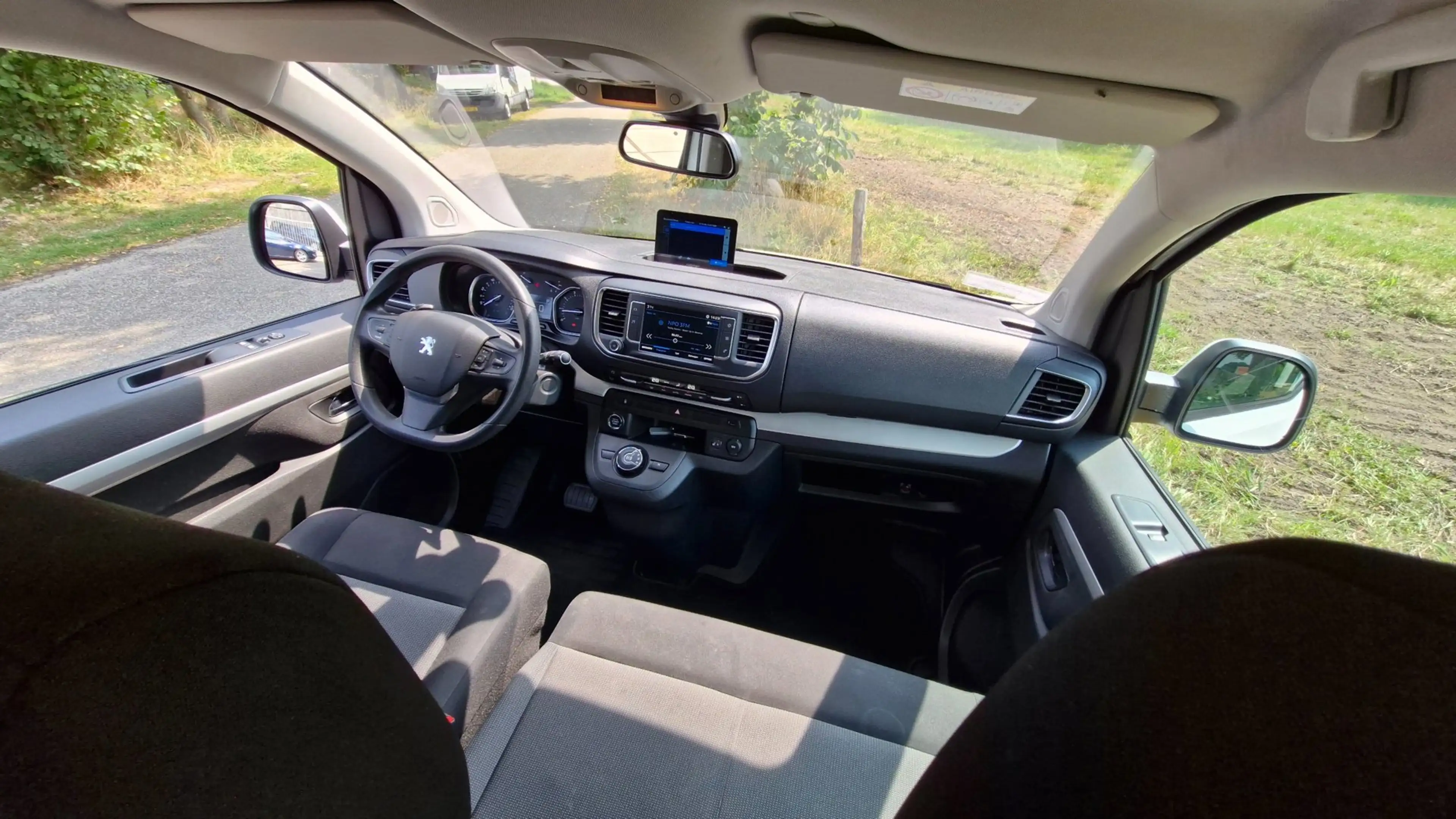 Peugeot Traveller 2.0 BlueHDi 140 Business Standard S&S AUTOMAAT 144 — photo 29