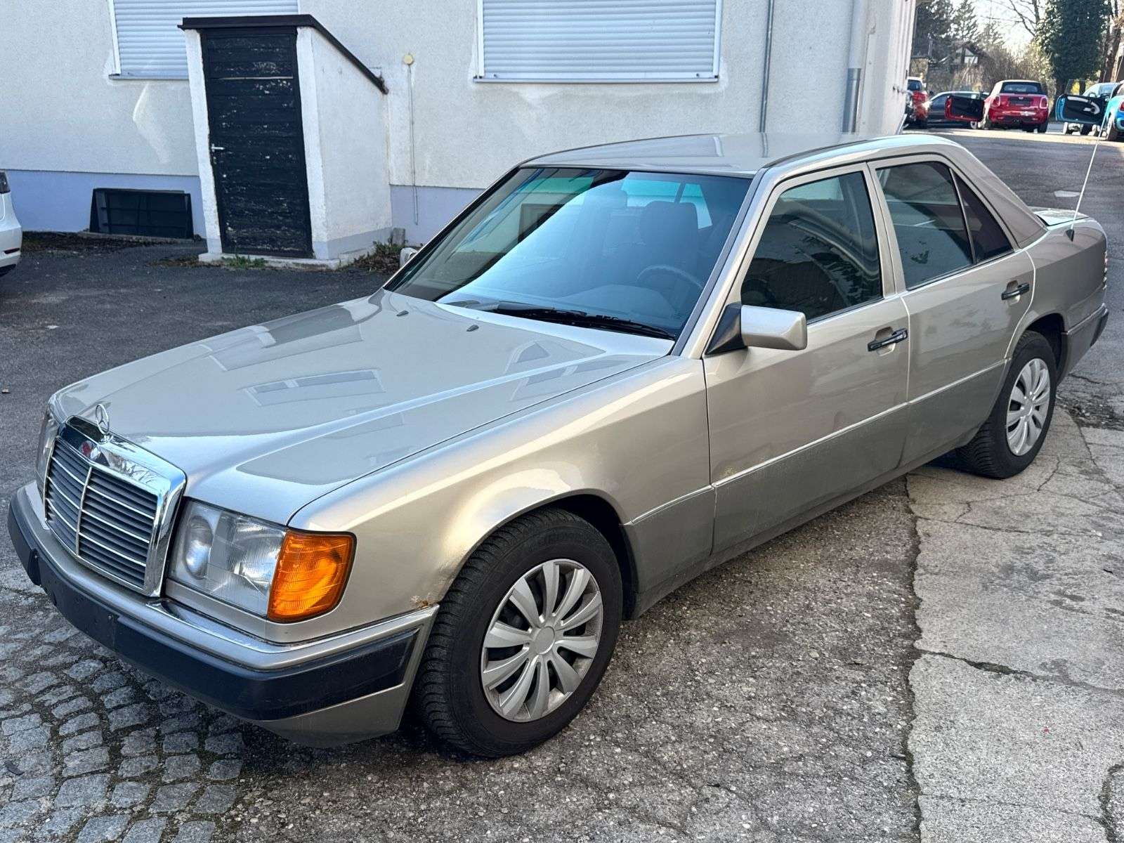 Second hand Mercedes Benz 230 