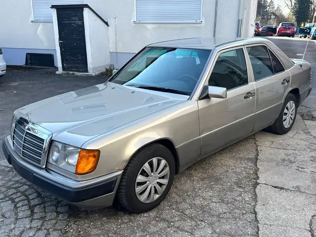 Mercedes-Benz 230 W124 ° Automatik ° Klima