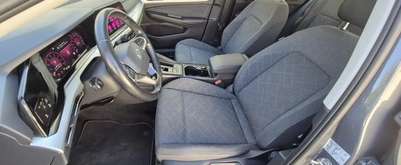 Volkswagen Golf Standard Model — photo 12