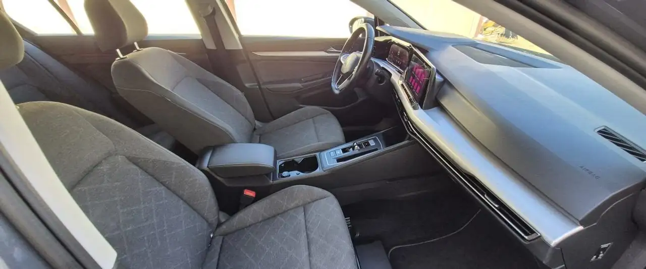 Volkswagen Golf Standard Model — photo 13