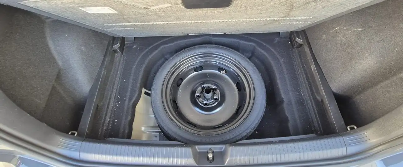 Volkswagen Golf Standard Model — photo 16