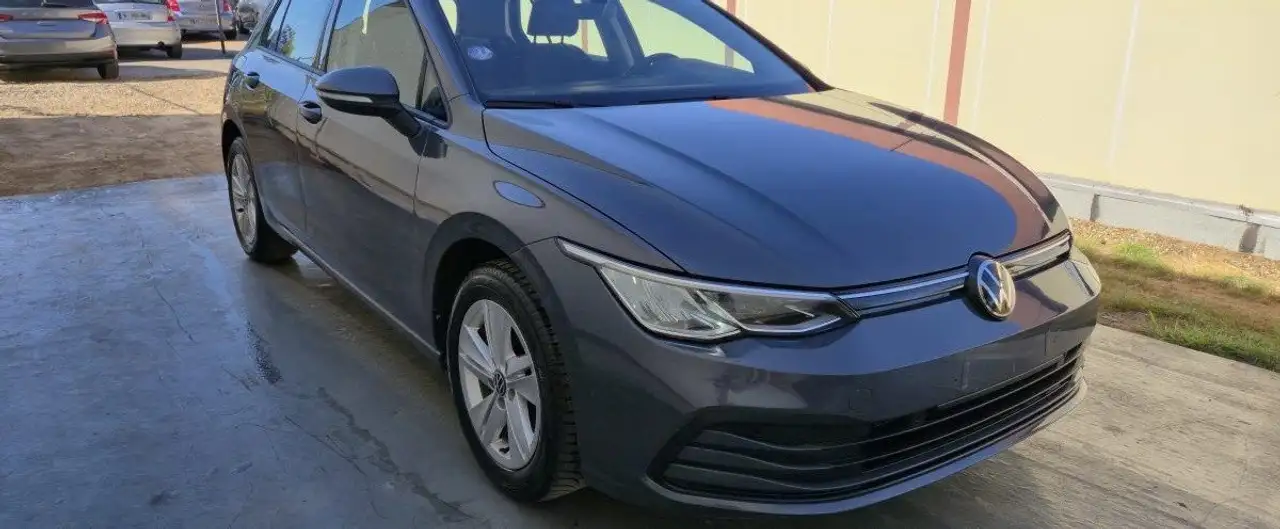 Volkswagen Golf Standard Model