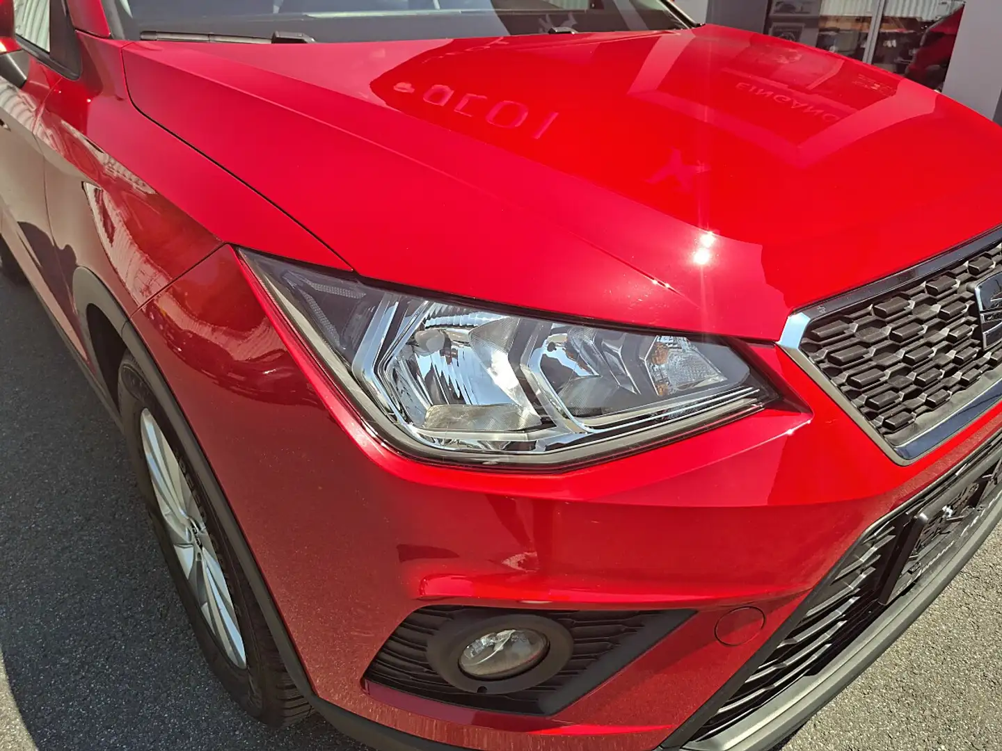 SEAT Arona 1,0 Eco TGI Style Rot - 2