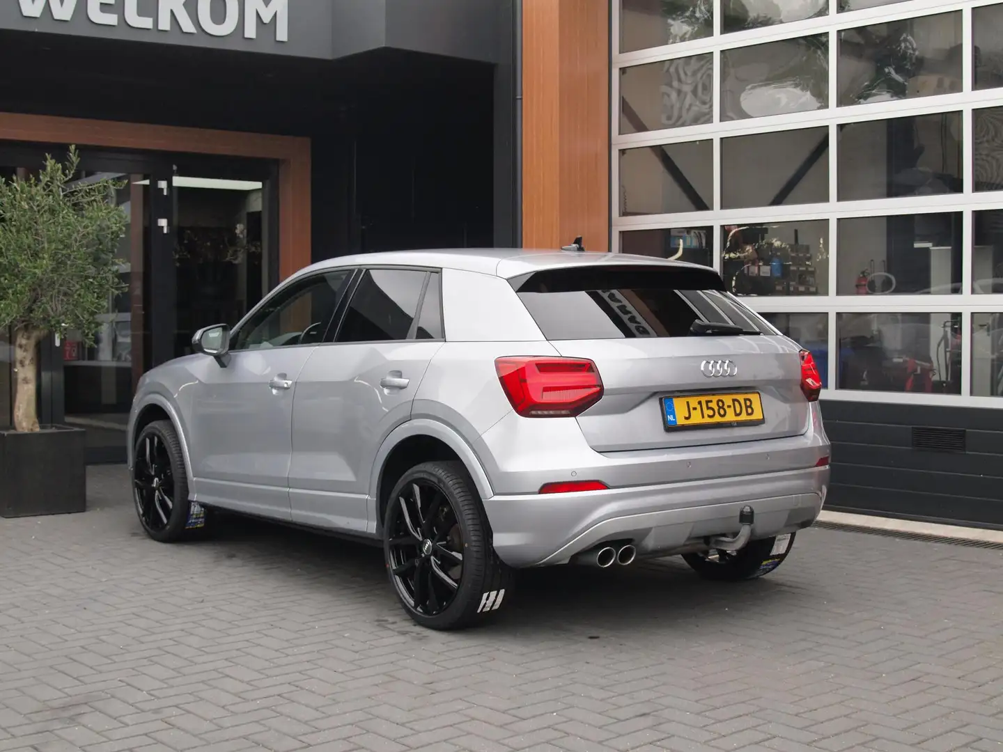Audi Q2 35 TFSI epic | 150PK | DSG-Automaat | Black optiek Gris - 2