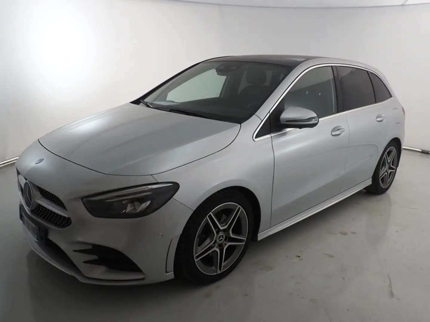 Mercedes-Benz B 200 d Premium auto srebrna - 1