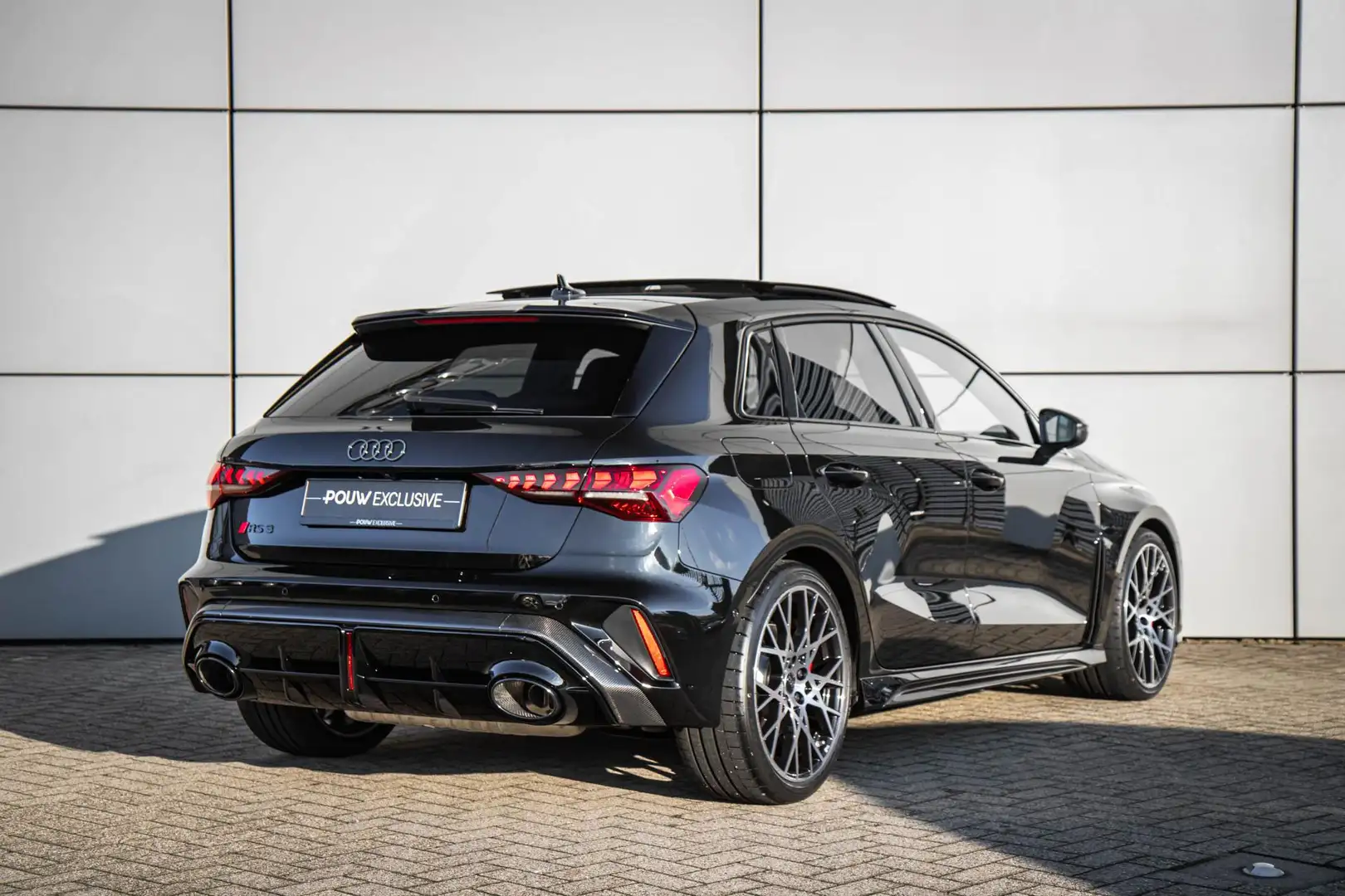 Audi RS3 Sportback 2.5 TFSI 400pk quattro | Glazen Panorama Schwarz - 2